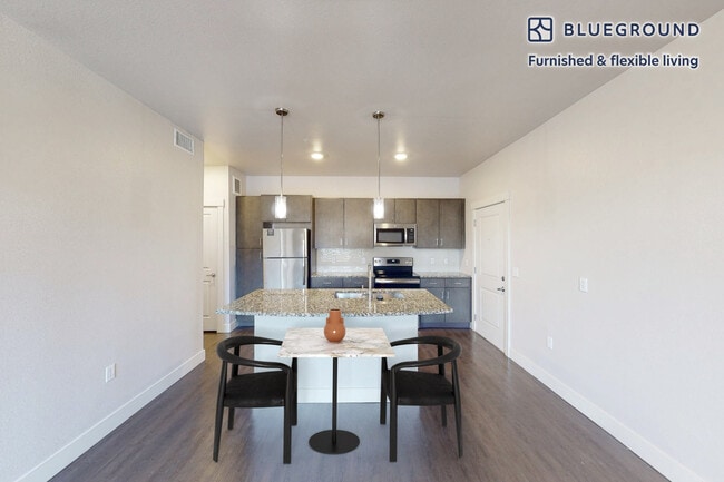 Foto del edificio - 13195 W Progress Cir