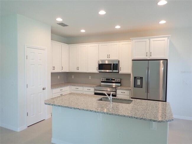 Building Photo - 31 Ferngate Ln