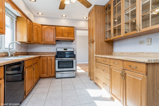 Building Photo - 220 W Gartner Rd