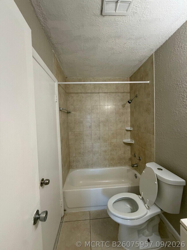 Foto del edificio - 2130 NW 58th Ave
