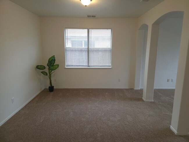 Foto del edificio - 4/2.5/2 For Lease Near ALLIANCE & I-35W! (BAC 25% of Base Rent)