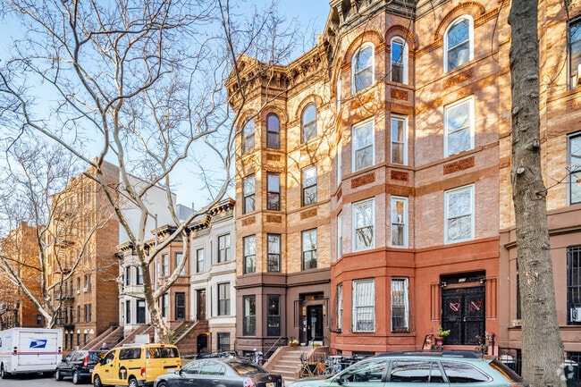 Building Photo - 357 4th St