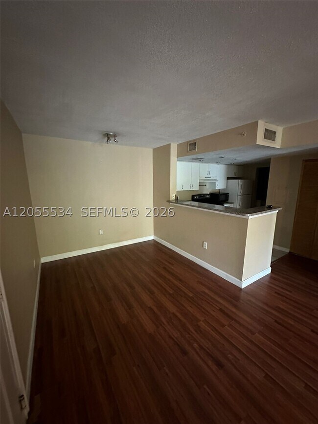 Foto del edificio - 5035 Wiles Rd