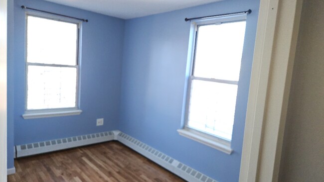Foto del edificio - 691 Glenmore Ave