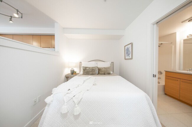 Foto del edificio - Capitol Hill - Braeburn open 1 Bedroom / 1...