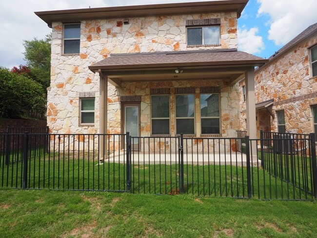 Building Photo - Amazing Round Rock Townhouse!