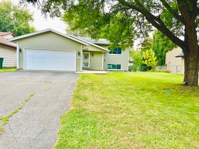 Foto del edificio - 3247 Libby Ln
