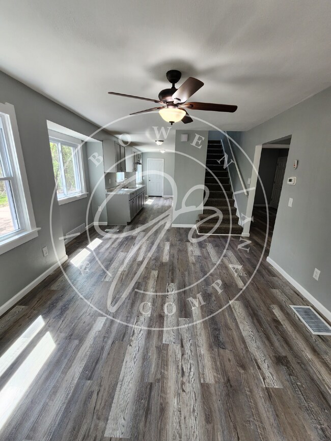 Foto del edificio - Charming 3-Bedroom brand new inside!  Coun...