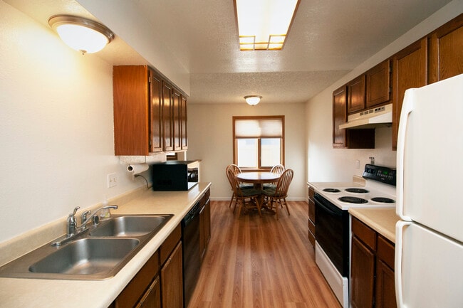 Building Photo - Mayfair 4plex