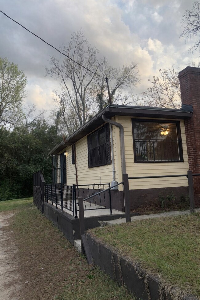 Foto del edificio - 661 Coleman Ln