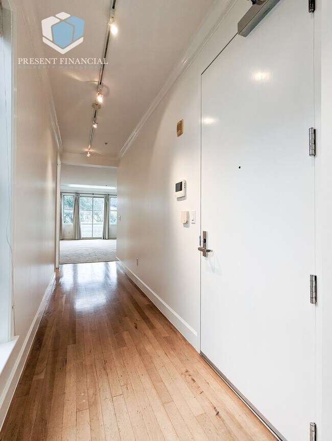 Foto del edificio - 3 br, 2 bath House - 2190 Fell Street