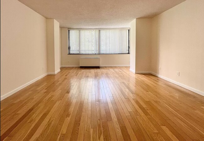 Foto del edificio - 2287 Johnson Ave