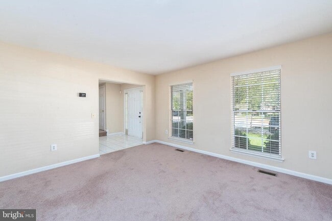 Building Photo - 8005 Silver Fox Dr