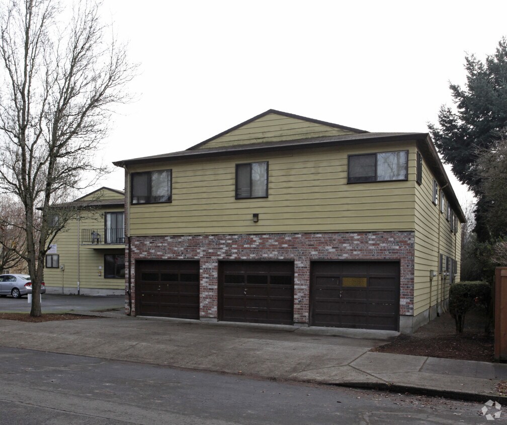 Building Photo - The Merced