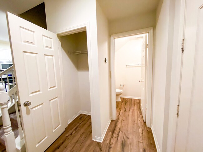 Foto del edificio - 5930 Ginger Dr