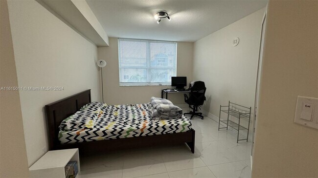 Foto del edificio - 2665 SW 37th Ave