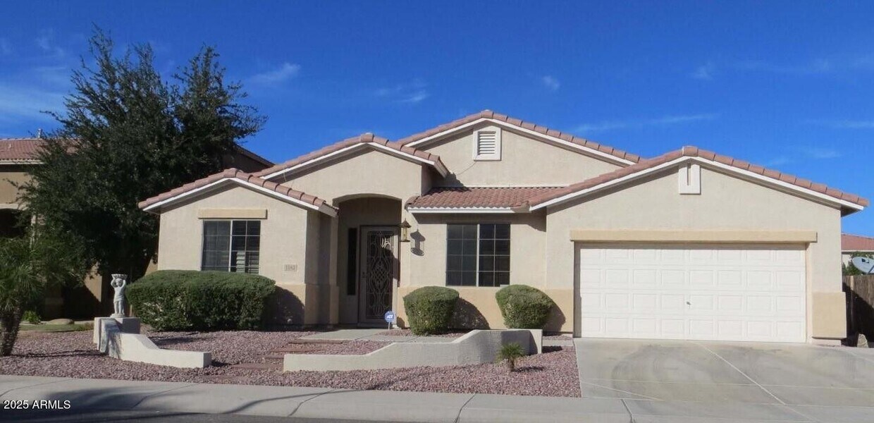 Foto principal - 1162 E Springfield Pl