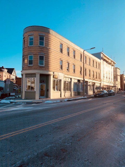 Building Photo - 320 Talbot Ave