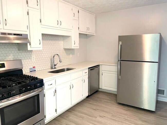 Foto del edificio - Welcome to this delightful 2-bedroom, 1-bathroom home in the charming city of McDonough, GA.