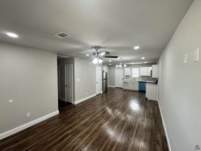 Foto del edificio - 301 Doyle St