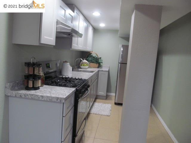 Building Photo - 3637 Shone Ave