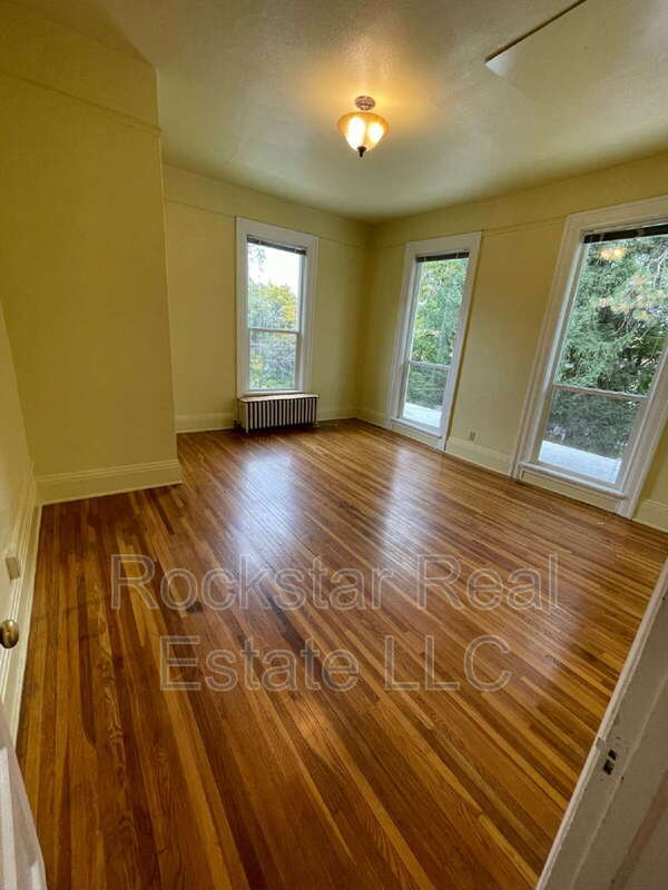 Foto del edificio - 924 S Maple St