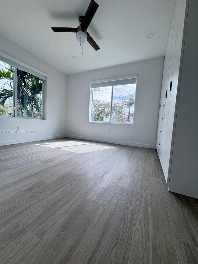 Foto del edificio - 2855 Royal Palm Ave