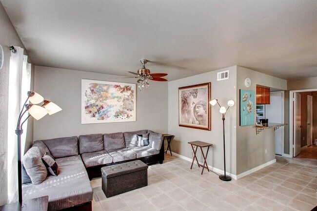Building Photo - 8917 Carousel Ln