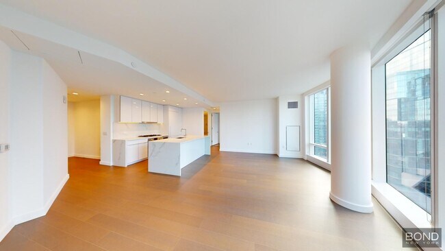 Building Photo - 400 W 61st St