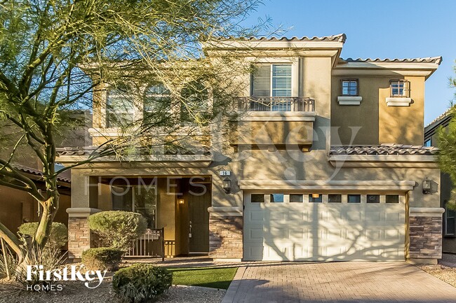 Building Photo - 410 S Villa Ave