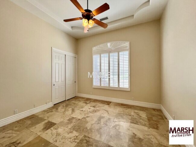 Building Photo - Resort style custom home with 6 bedrooms and private pool in Chandler!