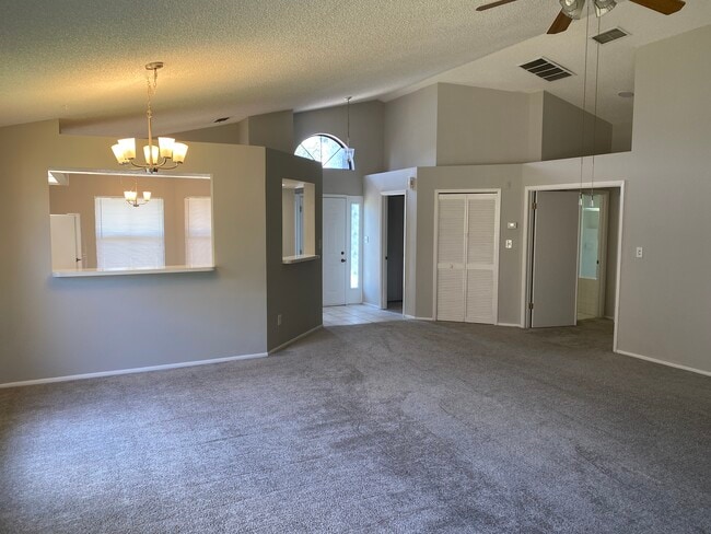 Building Photo - 5601 Deepdale Dr