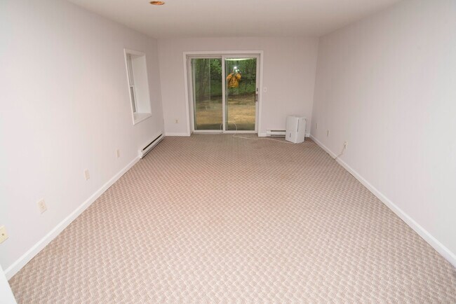 Building Photo - 366 Shear Hill Rd