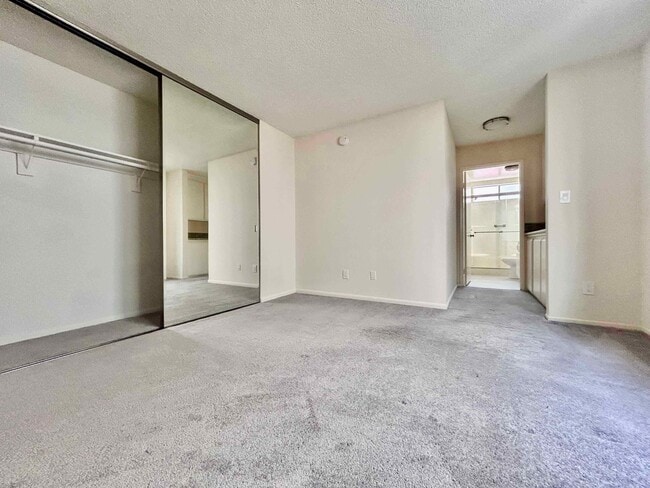 Building Photo - 9715 Charnock Ave