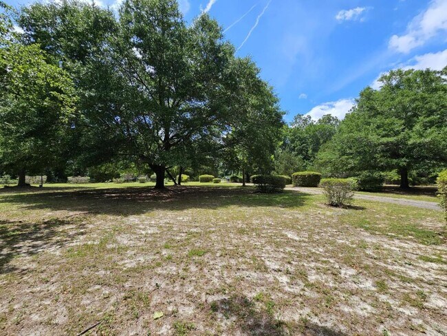 Foto del edificio - 661 Brookmeade Dr