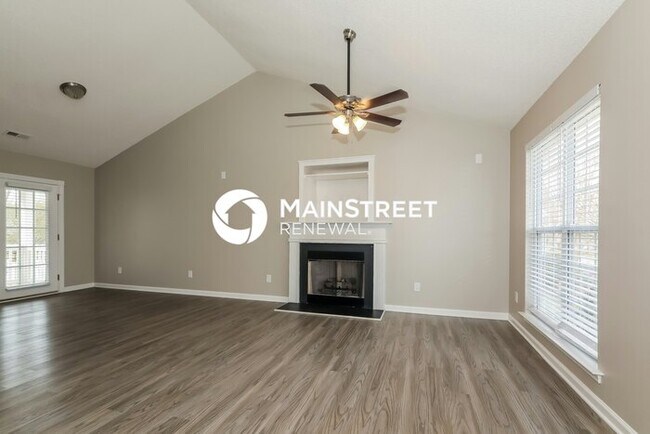 Building Photo - 4 Bedroom Pet-Friendly Home in Matthews, NC with Main Street Renewal