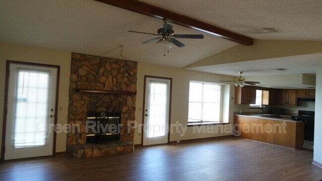 Foto del edificio - 1389 Pawnee St