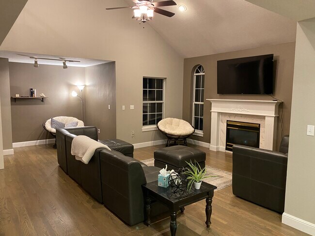 Foto del edificio - 4477 Bradley Ln