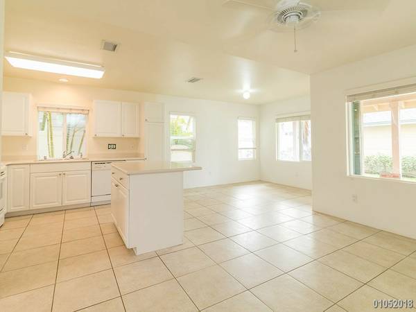 Foto del edificio - $3,695 / 1br - 1650ft2 - Kealohi Kai, 3 Br...