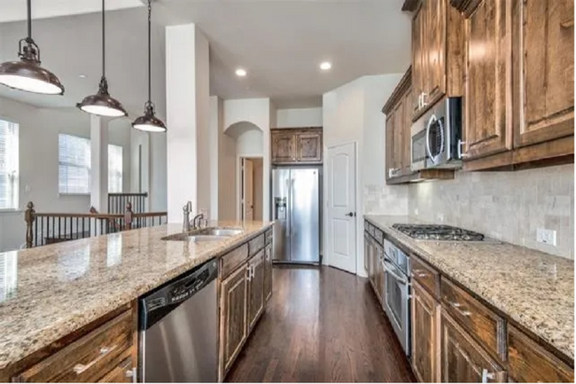 Building Photo - 6460 Naples Dr