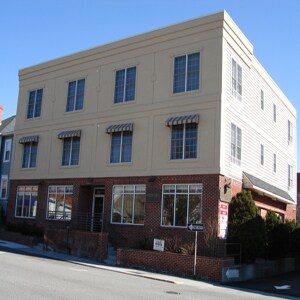 Primary Photo - 104 Jackson St NE