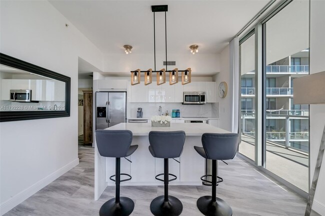 Foto del edificio - 3470 E Coast Ave