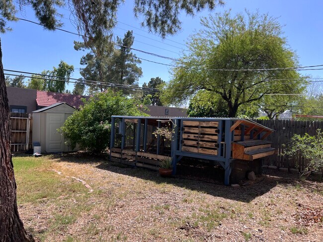 Foto del edificio - 3015 E Desert Cove Ave