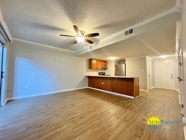 Building Photo - Great 2 Bedroom Townhouse in Fort Walton B...