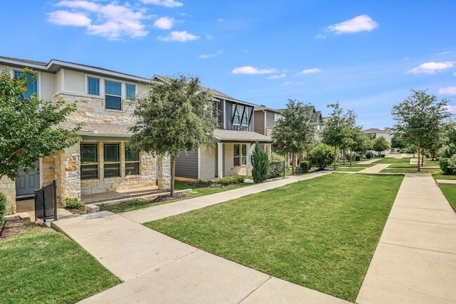 Foto del edificio - 7803 Norah Dr