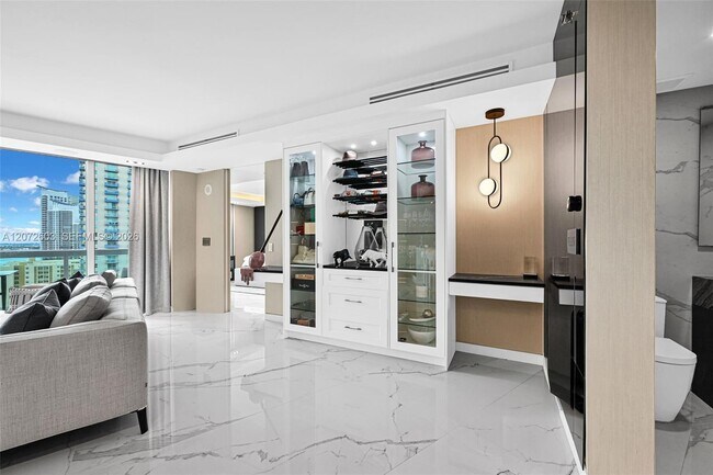 Foto del edificio - 1000 South Pointe Dr