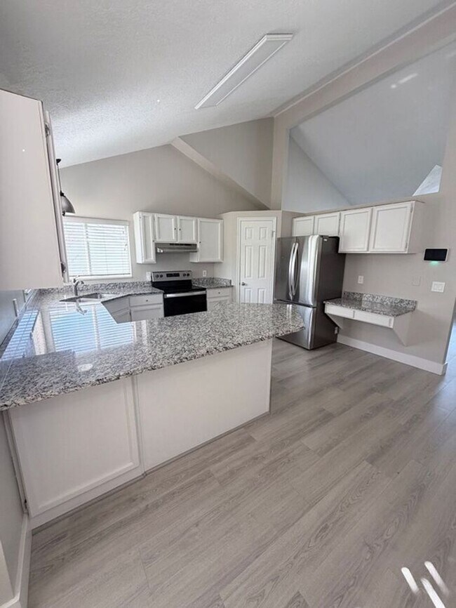 Foto del edificio - WEST JORDAN 5 BED, 4 BATH HOME