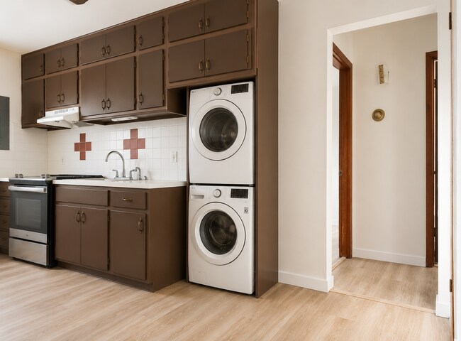 Foto del edificio - 904-904 W Fairlawn Cir