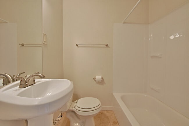 Photo - 209 W Fifth Ave Apartment