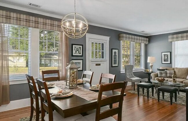 Foto del edificio - Bungalow Style and Old World Quality in Savannah's Parkside - Daffin Park